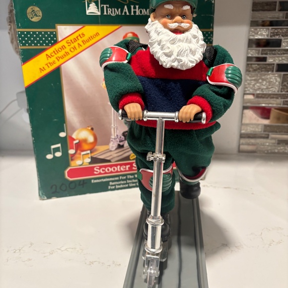 *READ* Animated & Musical Scooter Santa 14.5" x 11.25" VTG Kmart Trim A Home - Picture 5 of 16
